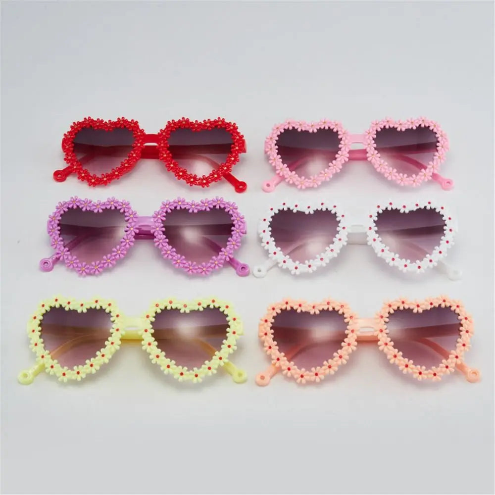 Heart-Shaped Daisy Sunglasses For All The Beautiful Toddlers