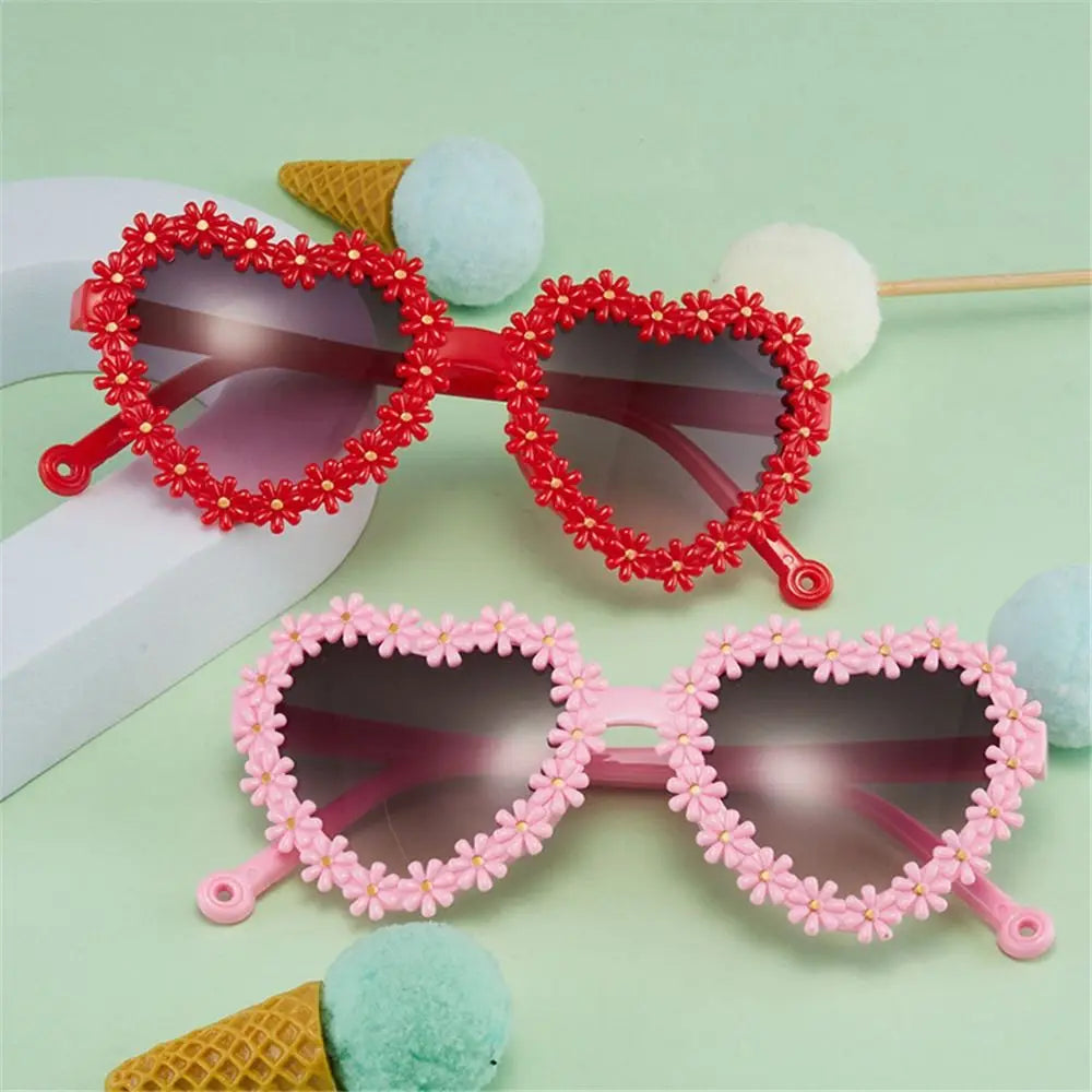 Heart-Shaped Daisy Sunglasses For All The Beautiful Toddlers